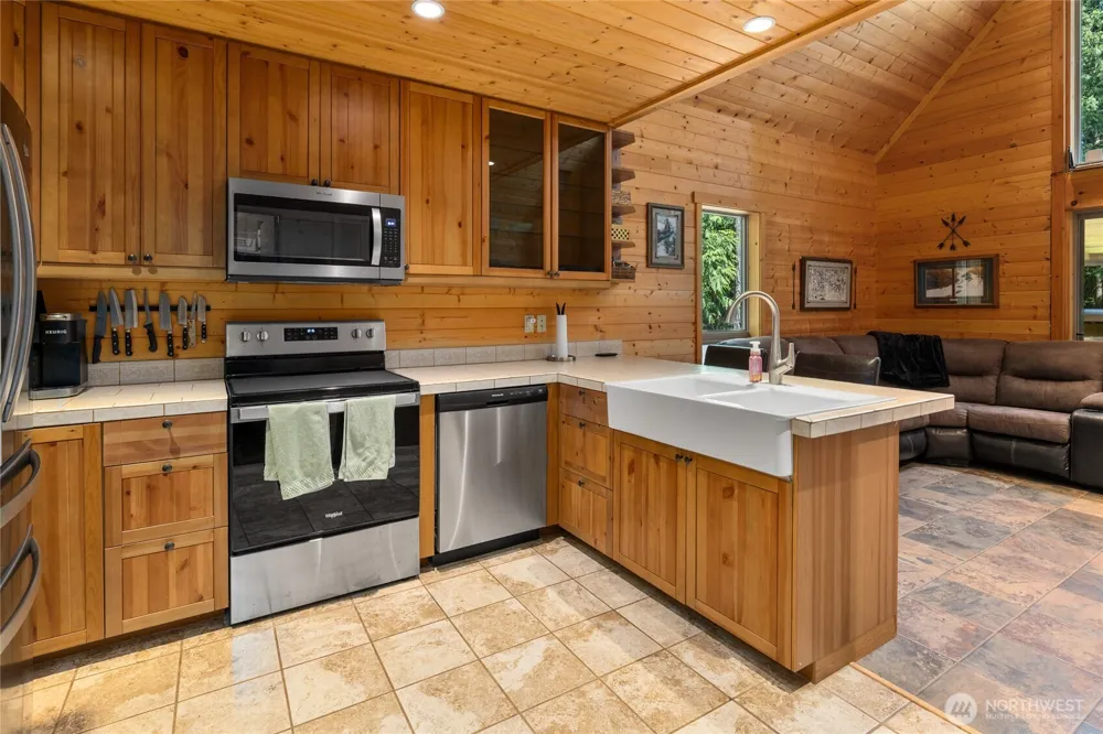 205 Makah Street Center Island, WA 98221