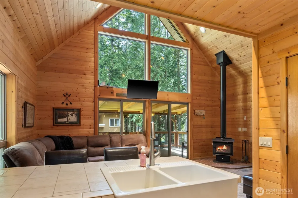 205 Makah Street Center Island, WA 98221