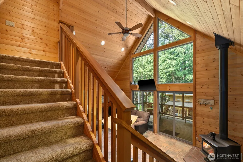205 Makah Street Center Island, WA 98221