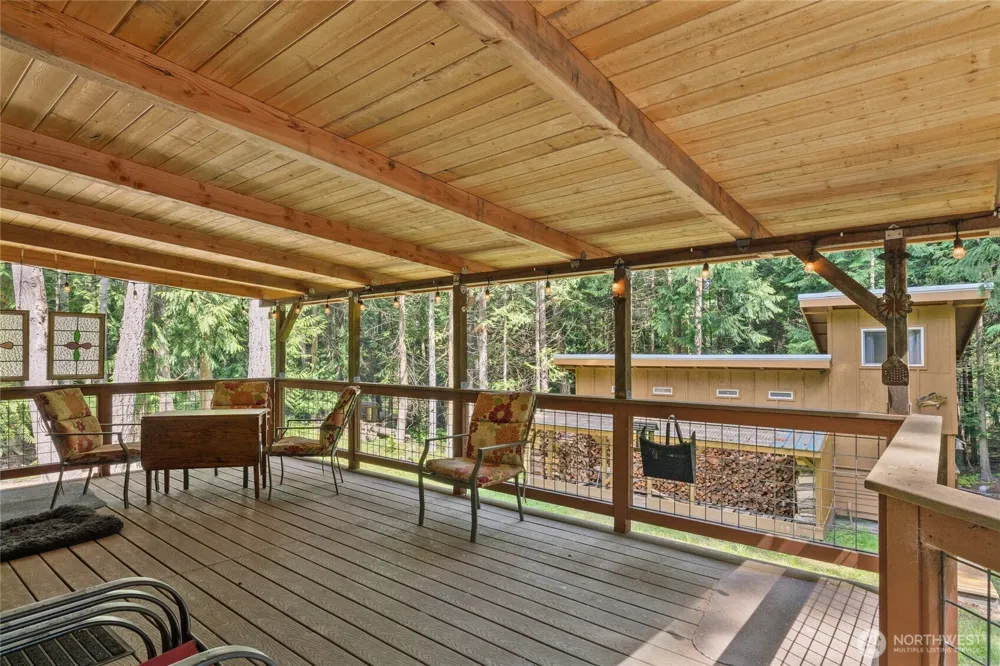 205 Makah Street Center Island, WA 98221