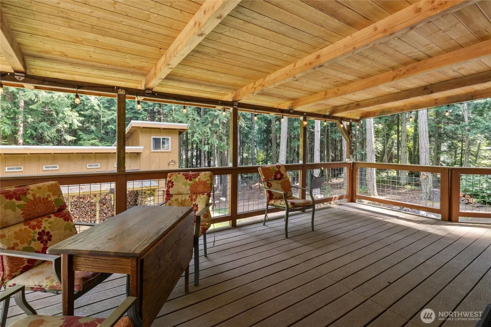 205 Makah Street Center Island, WA 98221