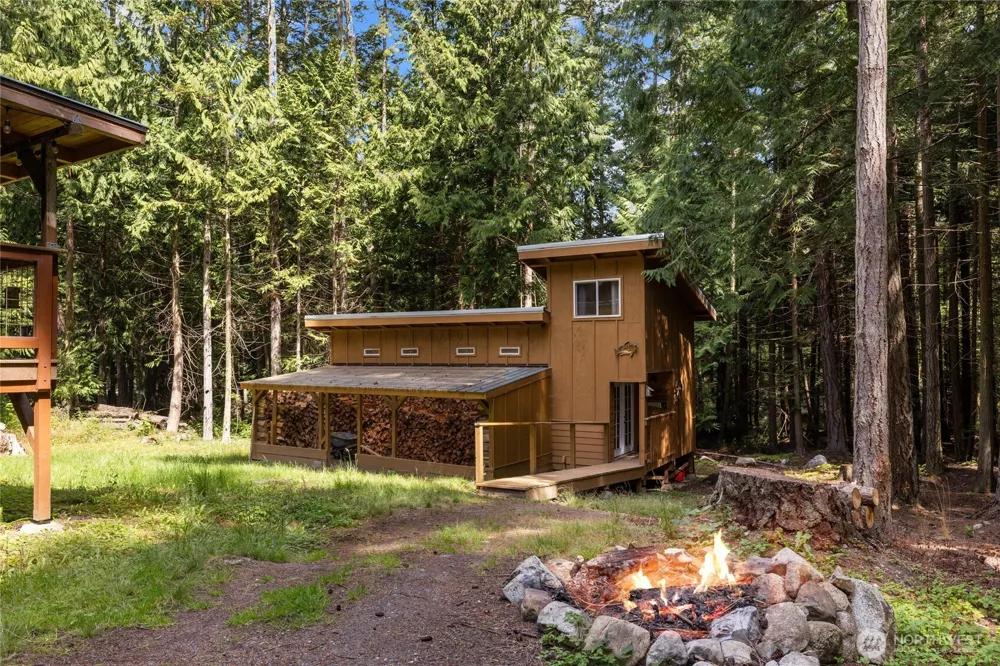 205 Makah Street Center Island, WA 98221