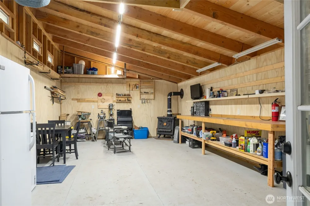 205 Makah Street Center Island, WA 98221