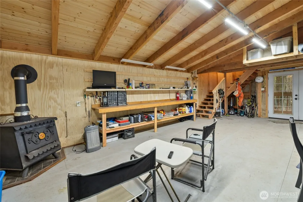 205 Makah Street Center Island, WA 98221