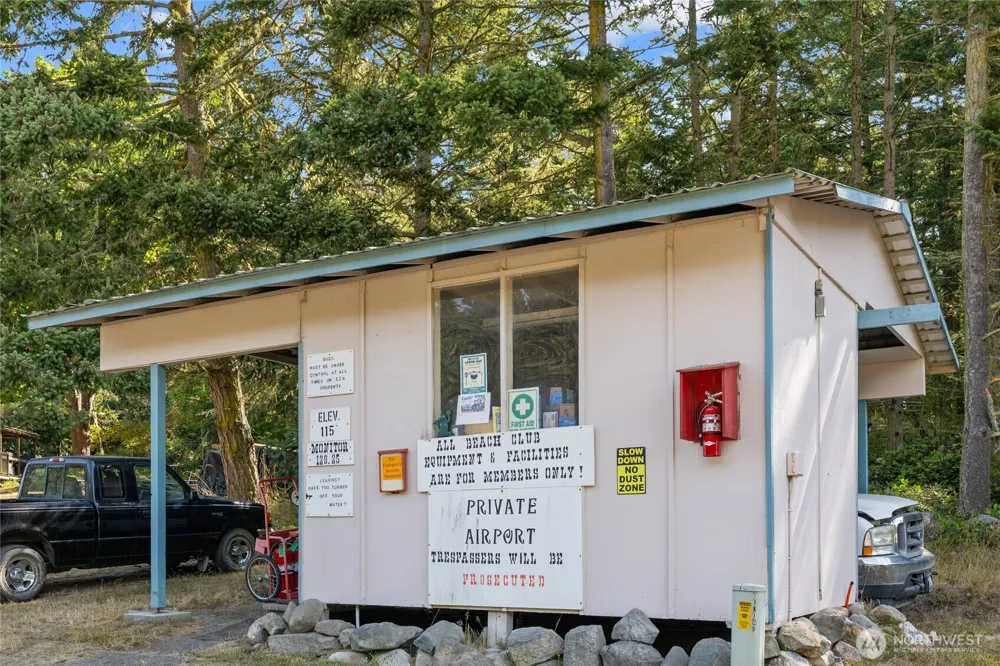 205 Makah Street Center Island, WA 98221