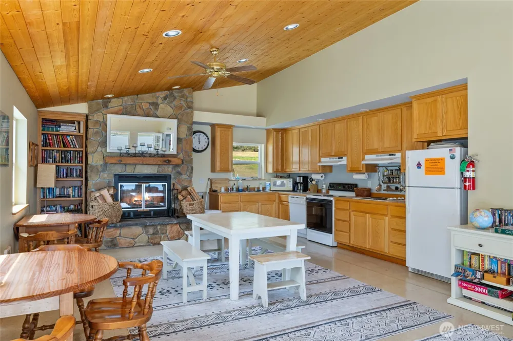 205 Makah Street Center Island, WA 98221