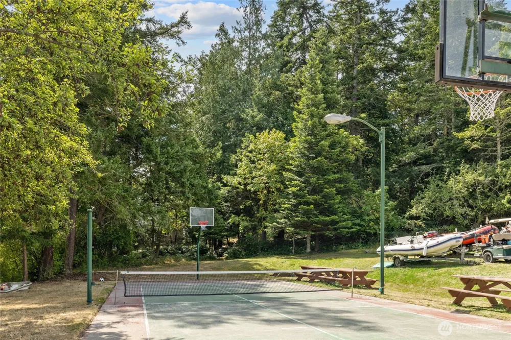 205 Makah Street Center Island, WA 98221