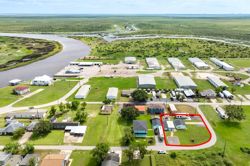 4402 Zelsky Road Freeport, TX 77541