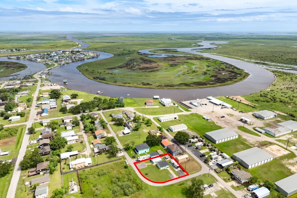 4402 Zelsky Road Freeport, TX 77541