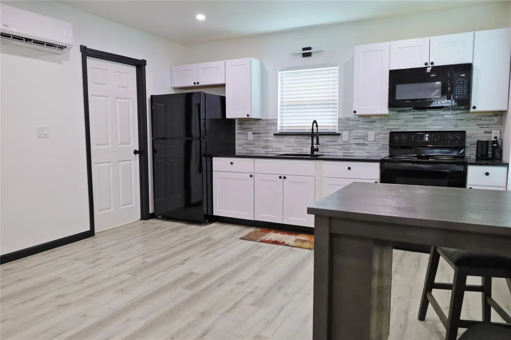 4402 Zelsky Road Freeport, TX 77541