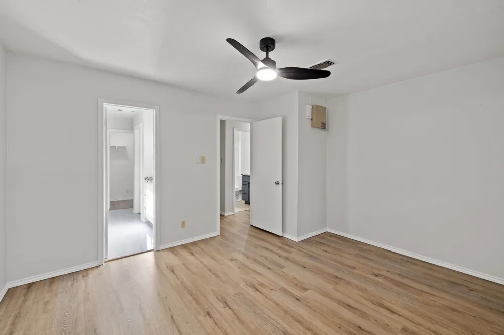 10001 Woodglen Drive Austin, TX 78753