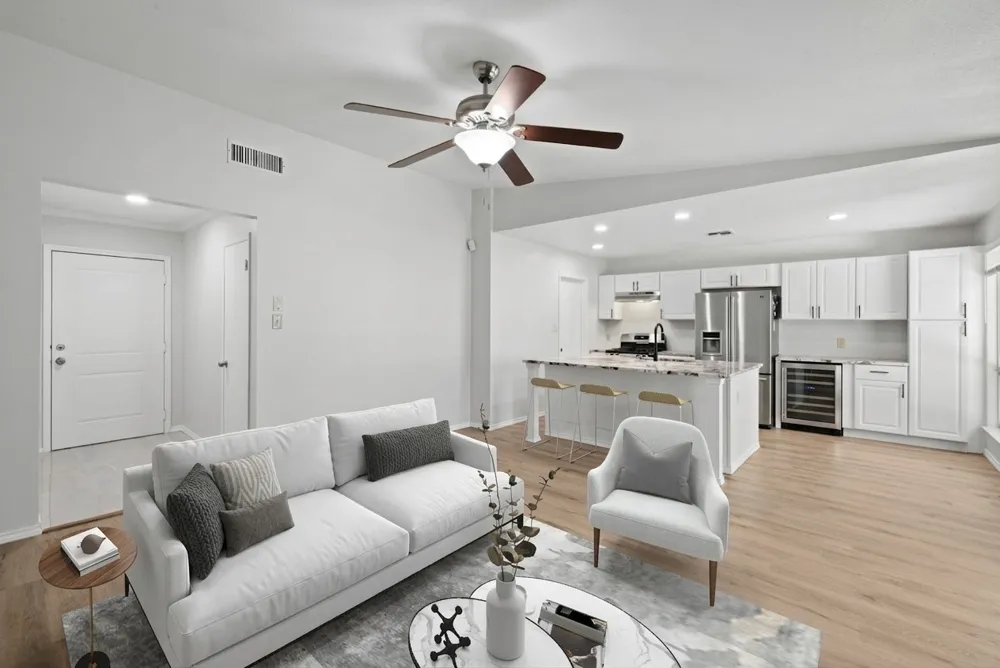 10001 Woodglen Drive Austin, TX 78753