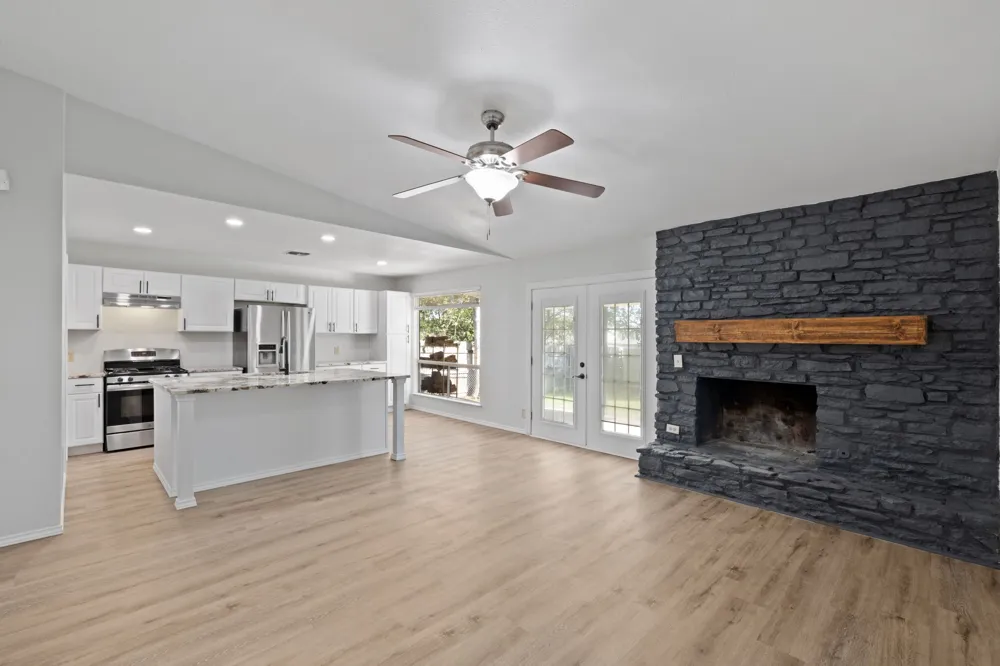 10001 Woodglen Drive Austin, TX 78753