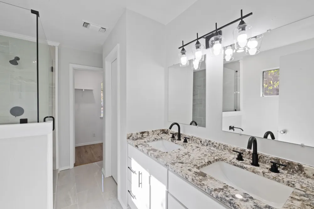 10001 Woodglen Drive Austin, TX 78753