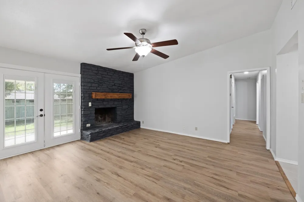 10001 Woodglen Drive Austin, TX 78753