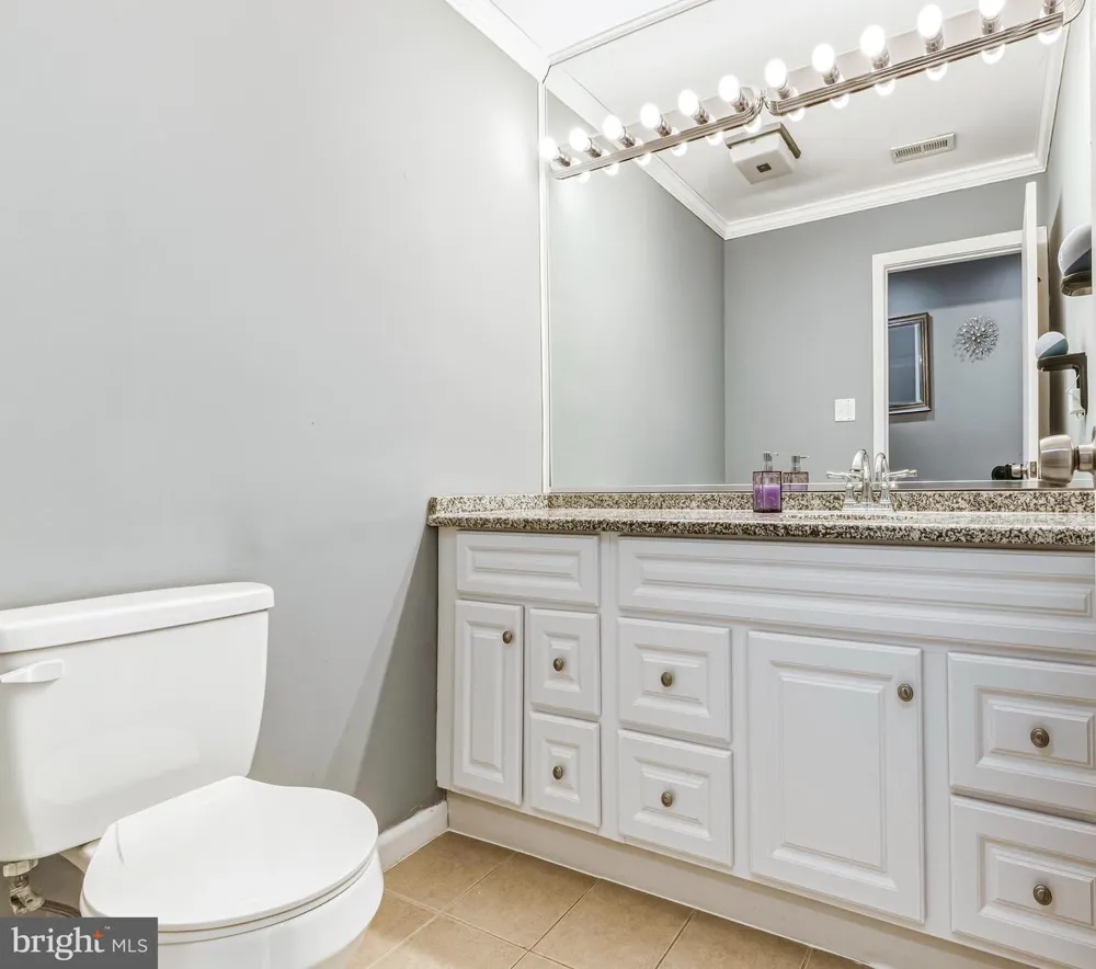 126 CENTURA Cherry Hill, NJ 08003