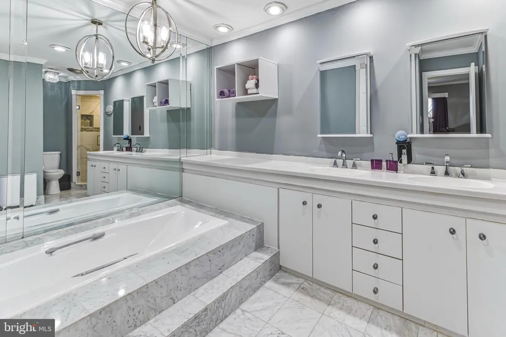 126 CENTURA Cherry Hill, NJ 08003