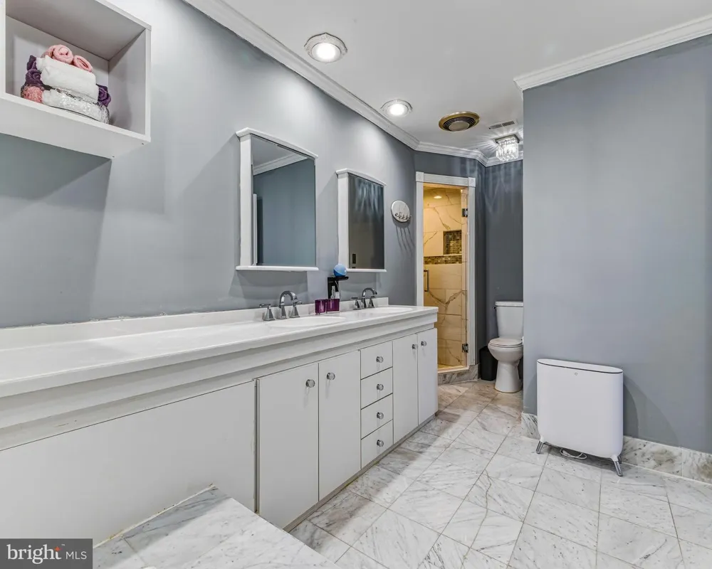 126 CENTURA Cherry Hill, NJ 08003