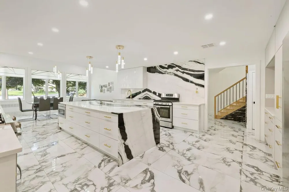 9 Wendover Lane Suffern, NY 10901