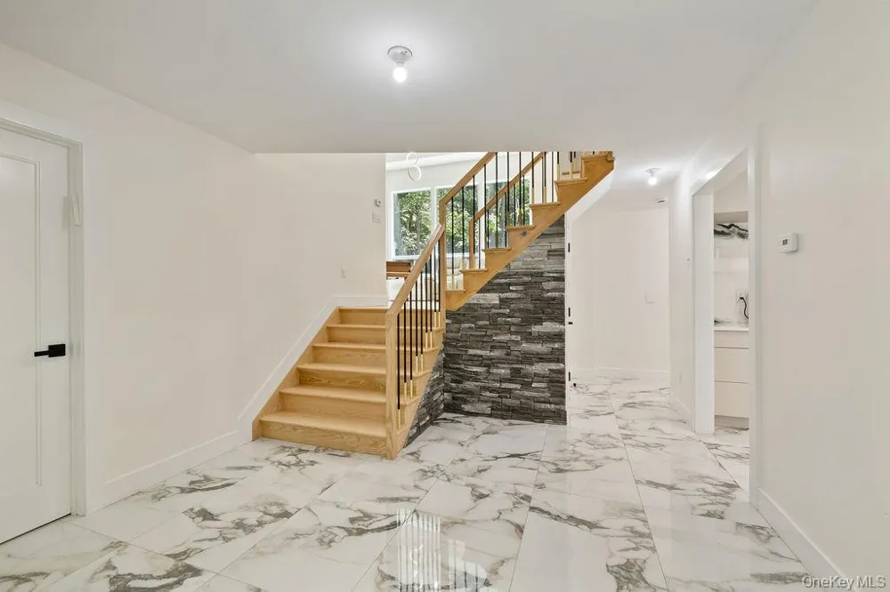 9 Wendover Lane Suffern, NY 10901