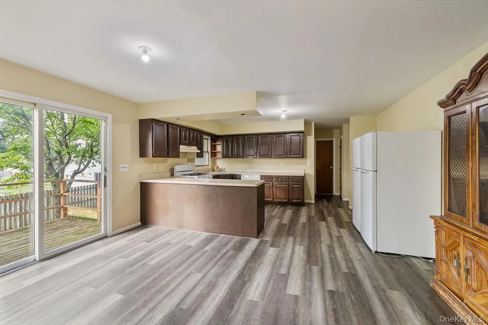 12 Gillis Avenue Nyack, NY 10960