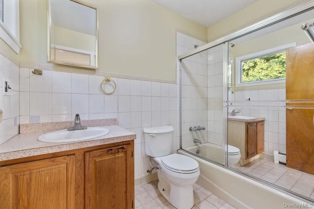 12 Gillis Avenue Nyack, NY 10960