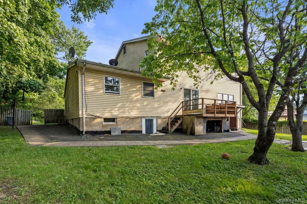 12 Gillis Avenue Nyack, NY 10960