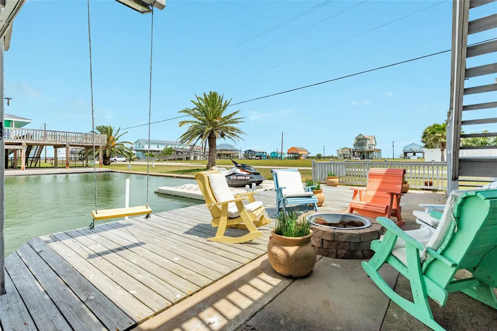 202 Schooner Drive Freeport, TX 77541
