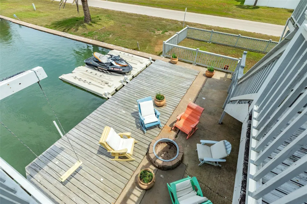 202 Schooner Drive Freeport, TX 77541
