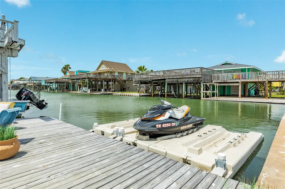 202 Schooner Drive Freeport, TX 77541
