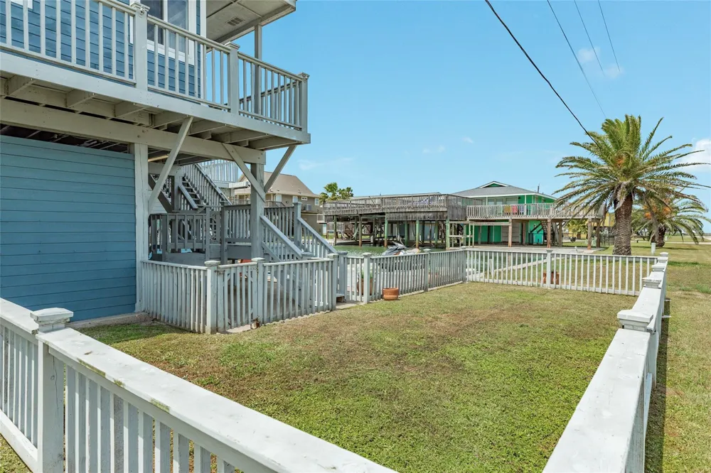 202 Schooner Drive Freeport, TX 77541