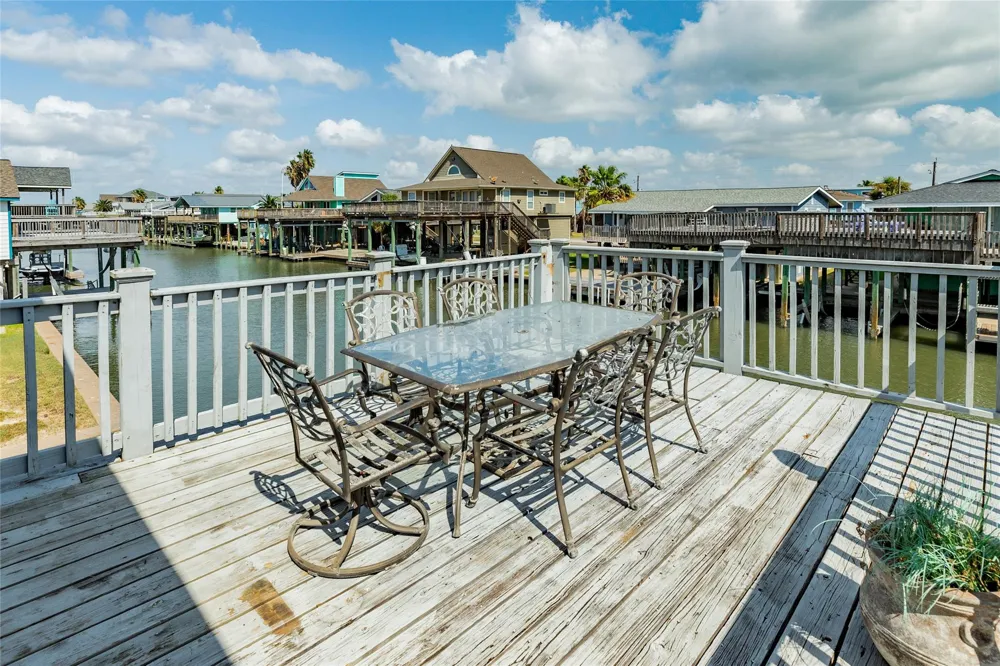 202 Schooner Drive Freeport, TX 77541