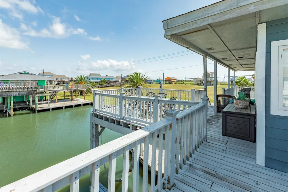 202 Schooner Drive Freeport, TX 77541