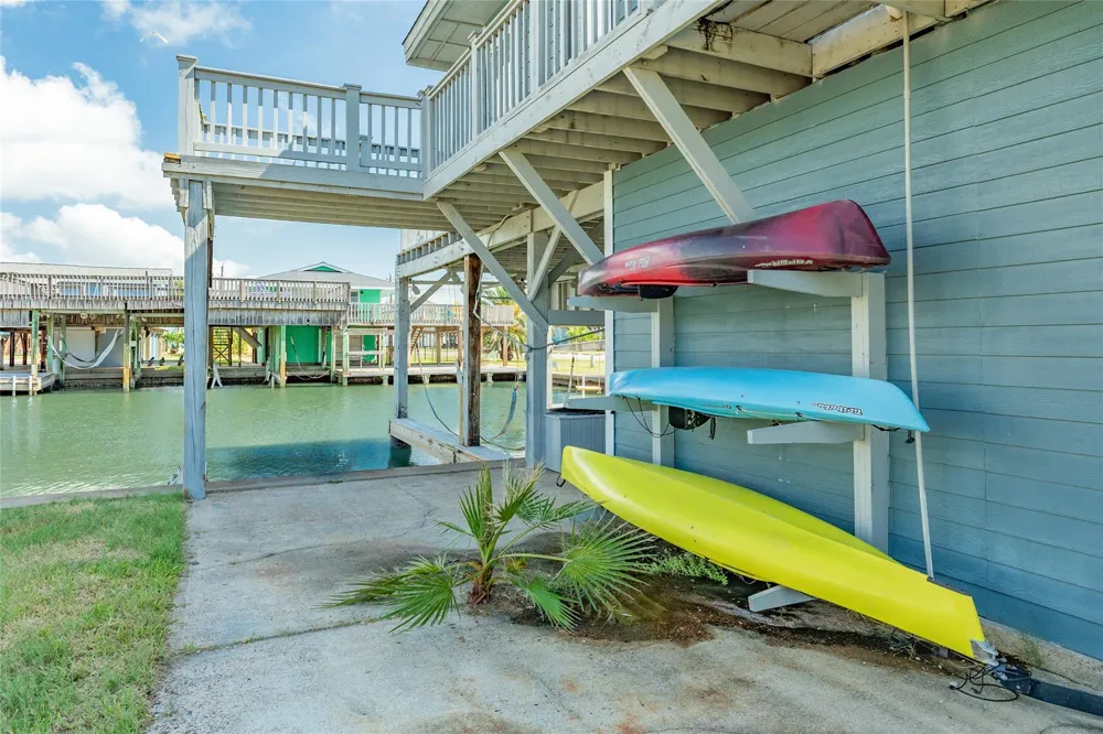 202 Schooner Drive Freeport, TX 77541