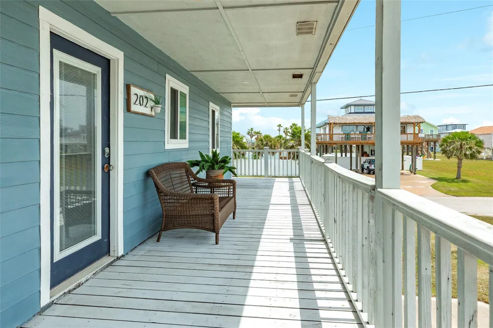 202 Schooner Drive Freeport, TX 77541