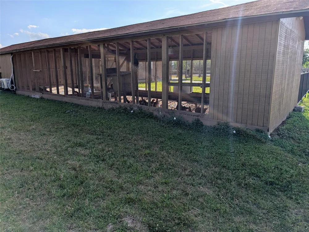 1639 Country Oaks Drive Crosby, TX 77532