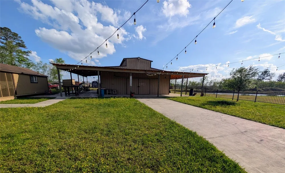 1639 Country Oaks Drive Crosby, TX 77532