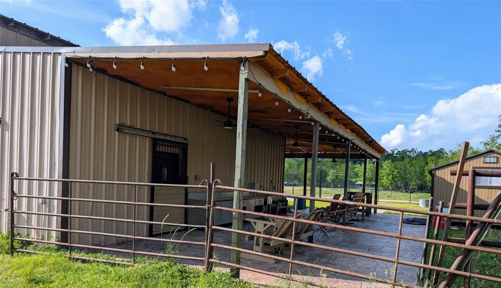 1639 Country Oaks Drive Crosby, TX 77532