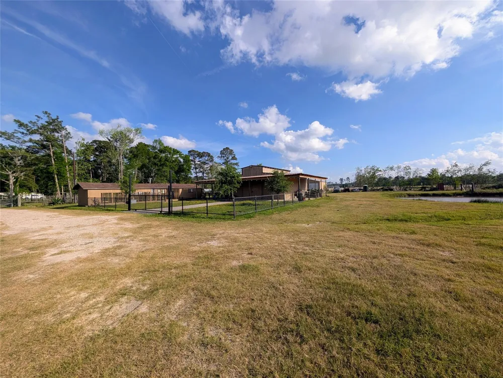 1639 Country Oaks Drive Crosby, TX 77532