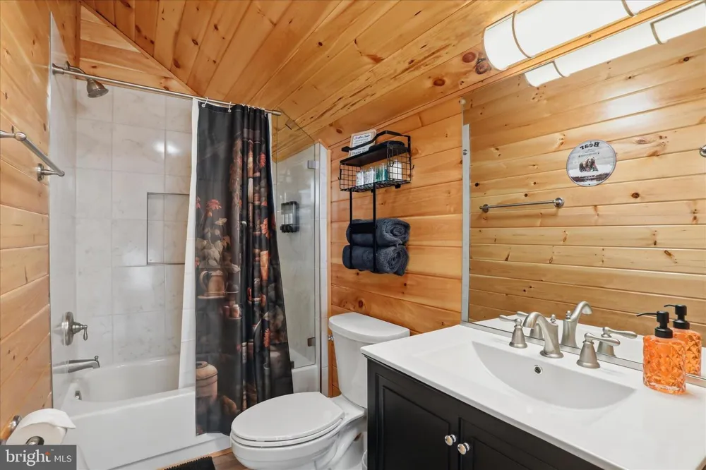 432 LOST POINT LANE Berkeley Springs, WV 25411