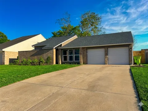 1127 New Tree Ln