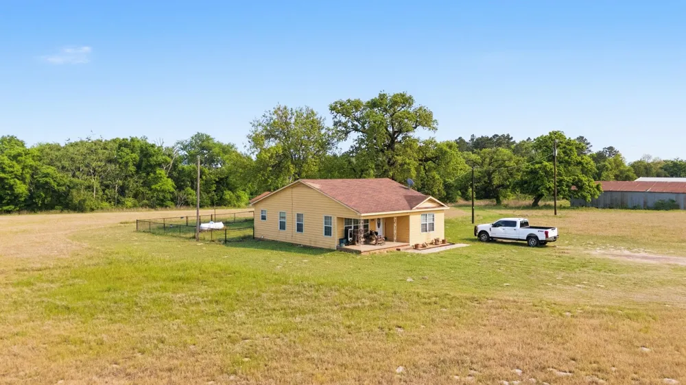 1824 County Road 1905 Jacksonville, TX 75766