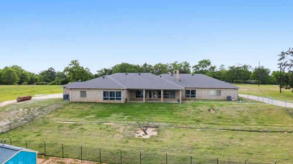 1824 County Road 1905 Jacksonville, TX 75766