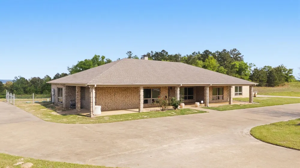 1824 County Road 1905 Jacksonville, TX 75766