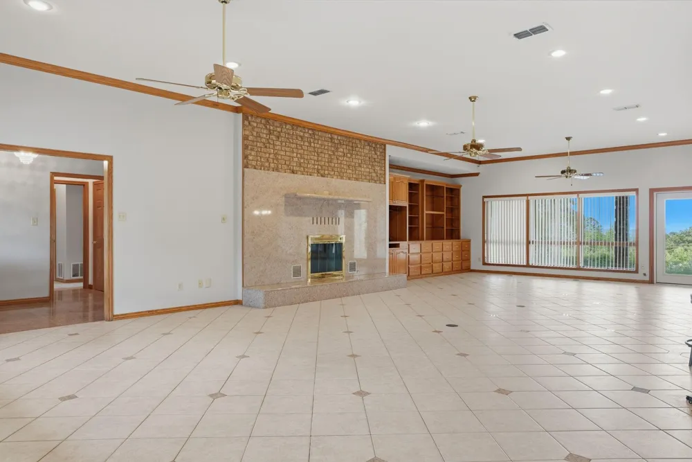 1824 County Road 1905 Jacksonville, TX 75766