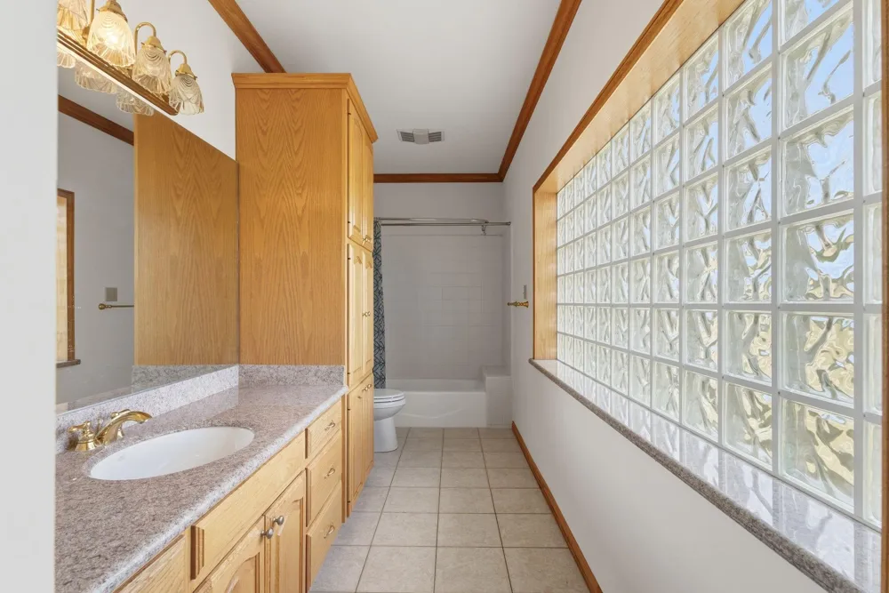 1824 County Road 1905 Jacksonville, TX 75766