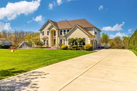 215 SHERWIN ROAD