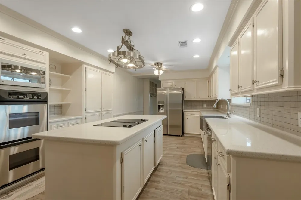 758 Wire Road Huntsville, TX 77320