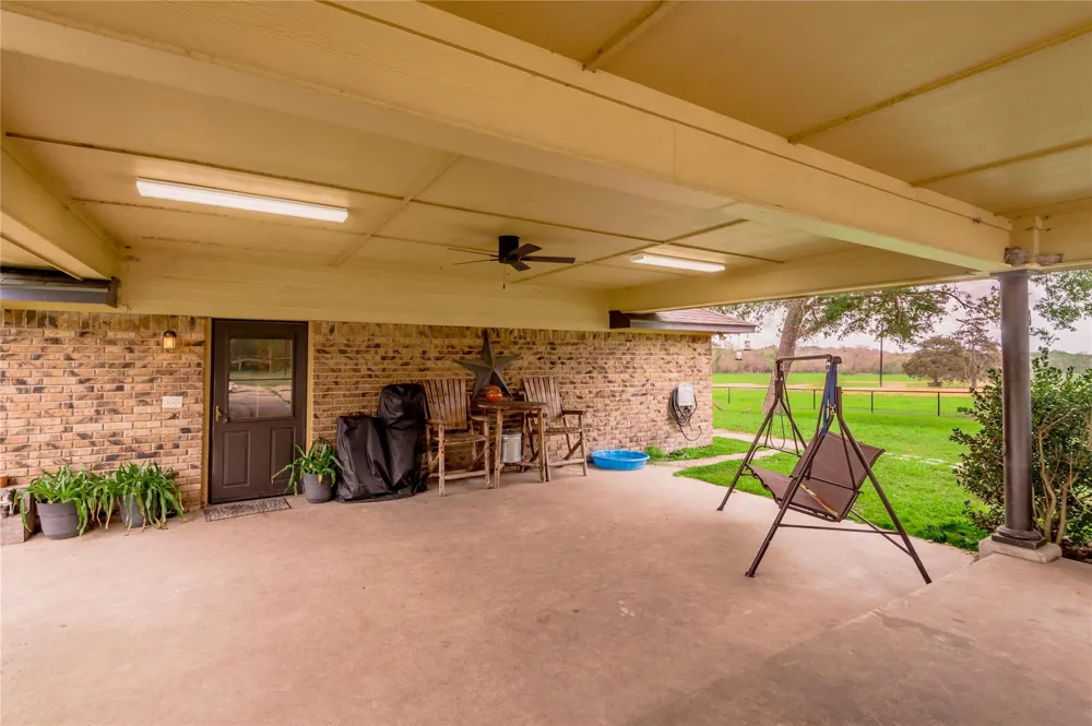 758 Wire Road Huntsville, TX 77320