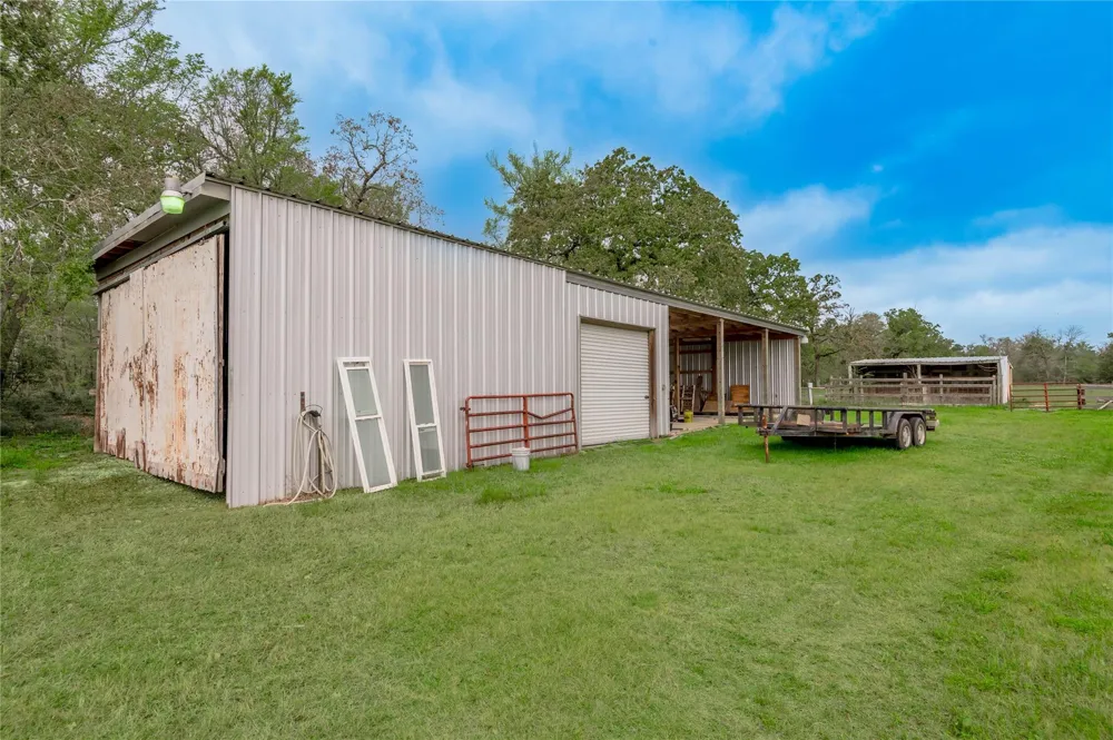 758 Wire Road Huntsville, TX 77320